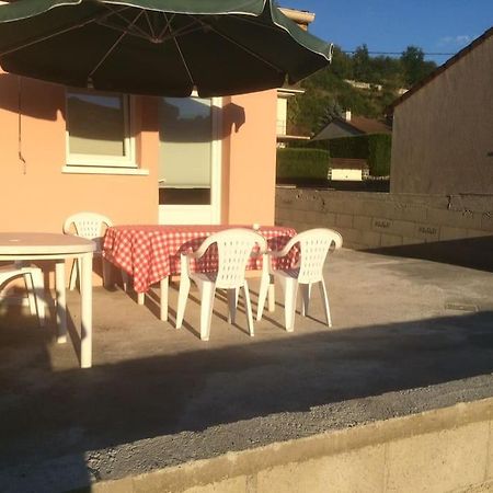 Le Coin Tranquille Au Pied Du Puy De Dome Apartment Понжибо Екстериор снимка